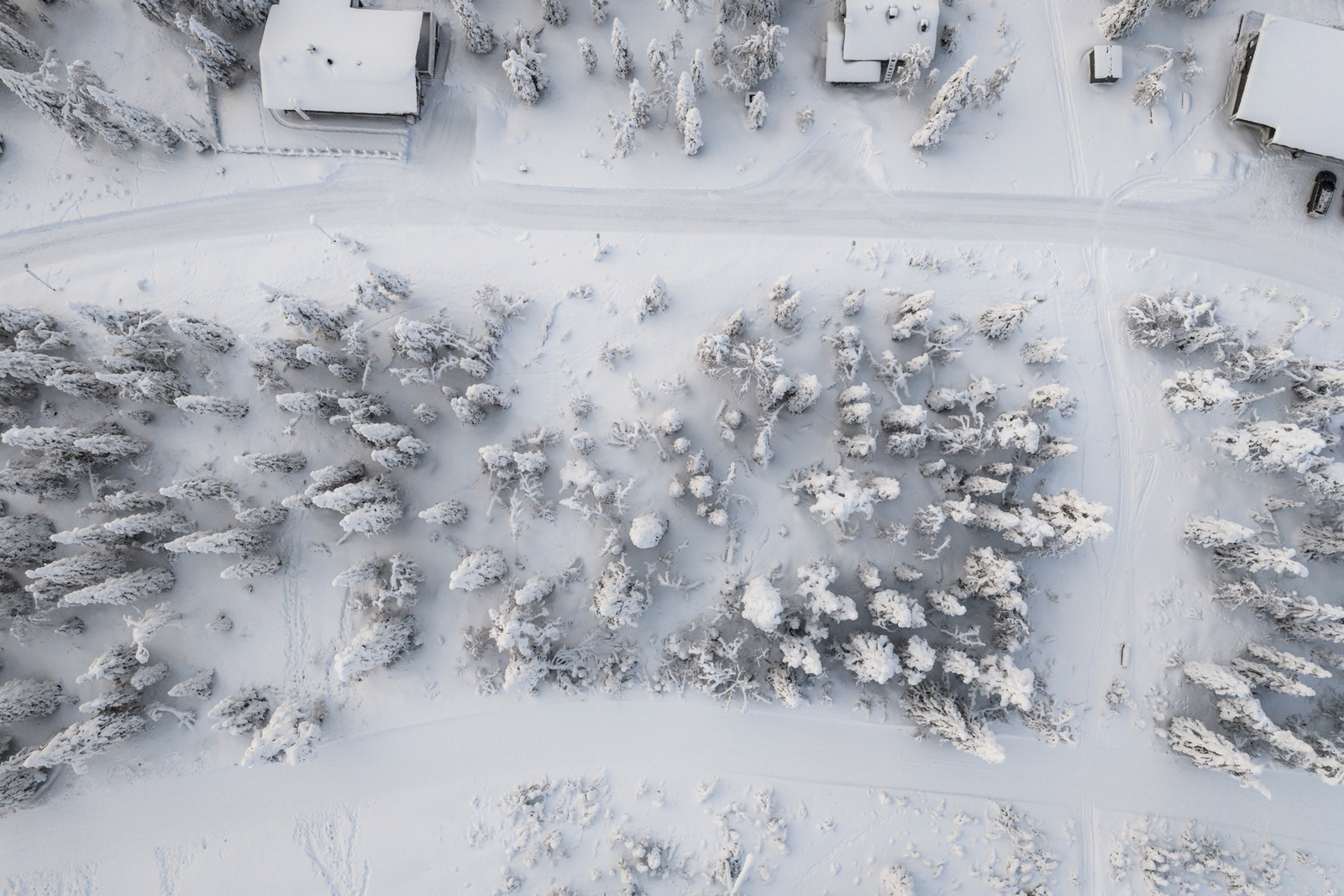 Ilmakuvaa tontin yläpuolelta.