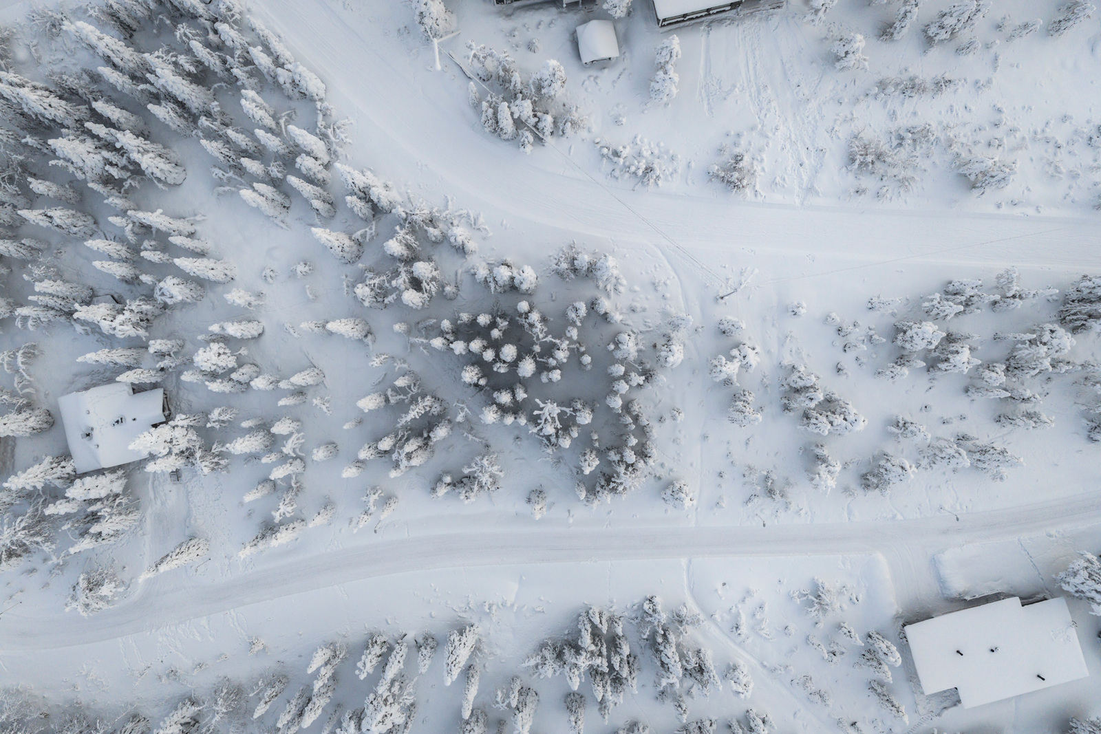 Ilmakuvaa tontin yläpuolelta.