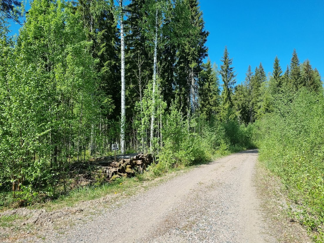 Mökkitien risteys Kyynäröisentieltä