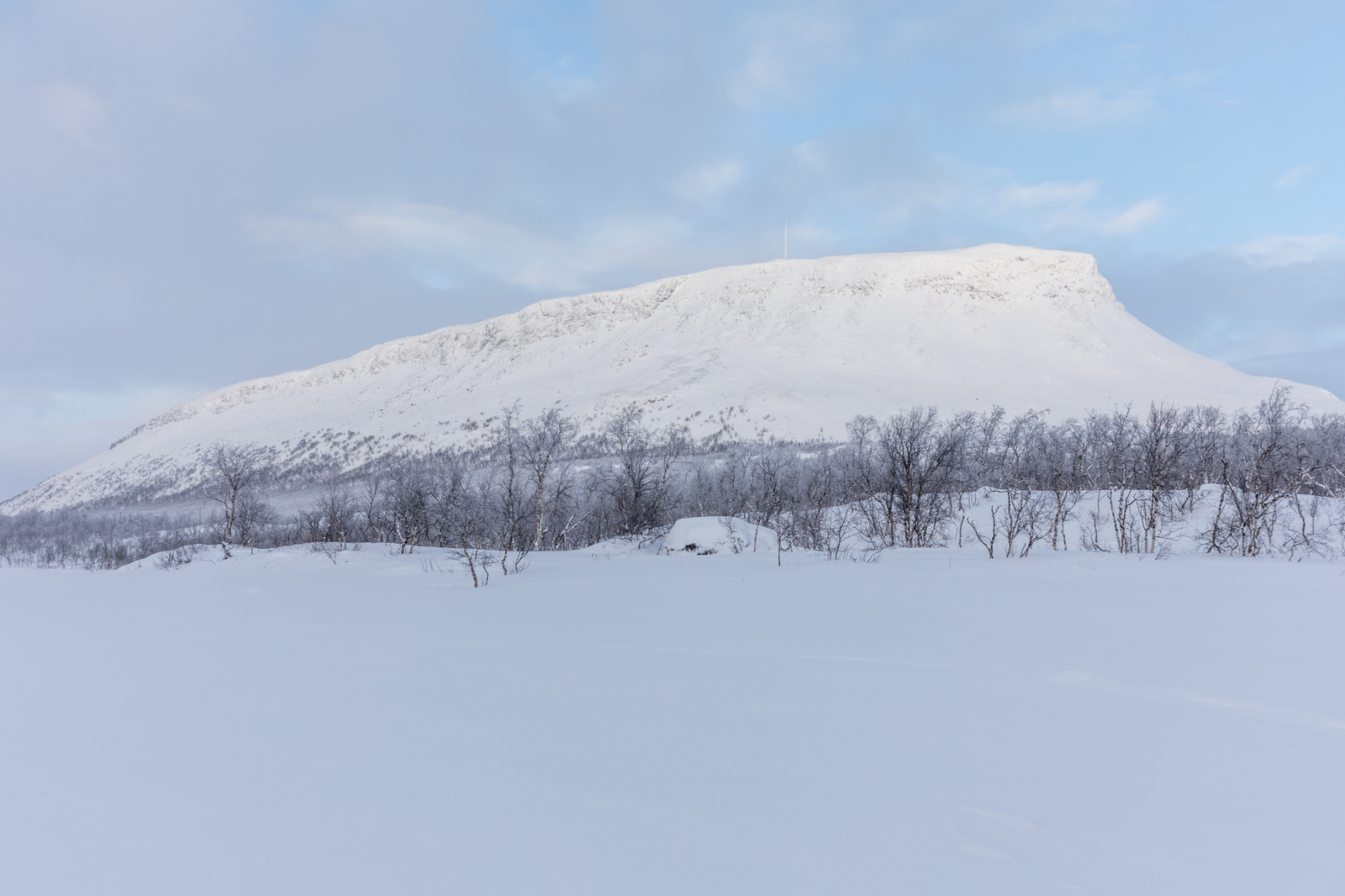 Talvinen näkymä Kilpisjärveltä Saanalle